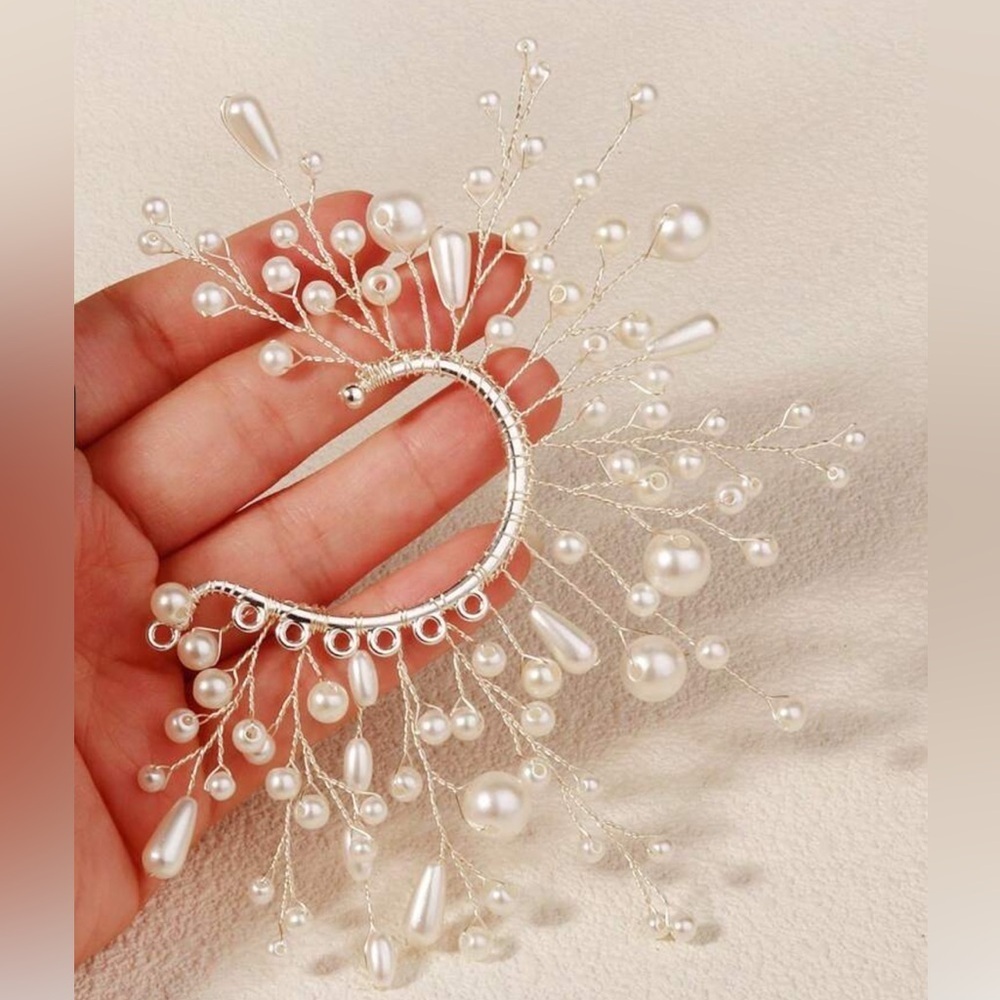 ✨NEW Elegant Pearl and Silver Ear Cuff - Picture 7 of 8